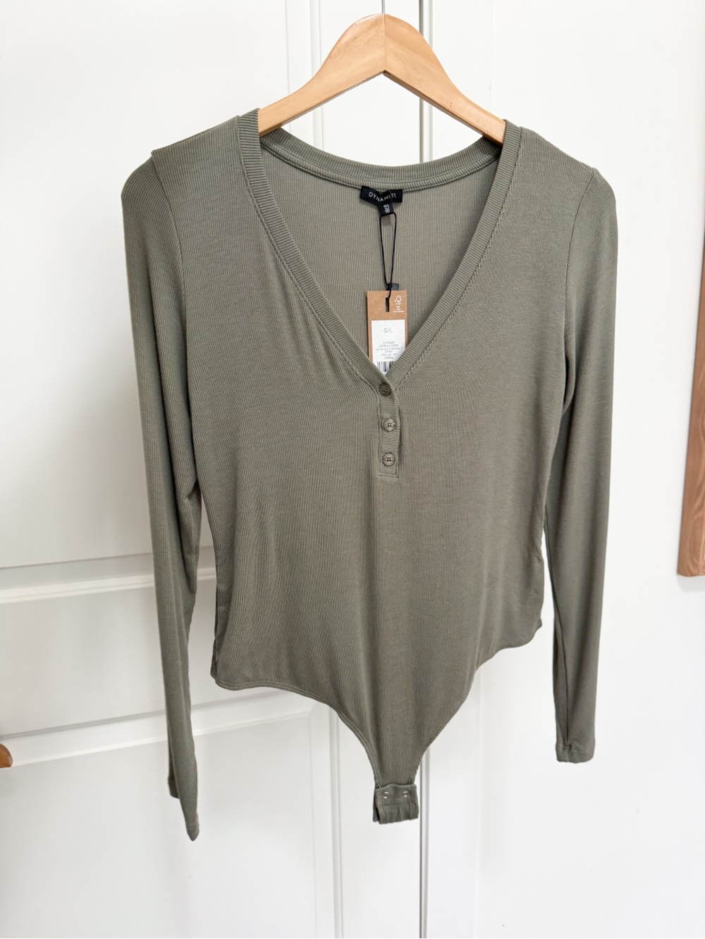 NWT DYNAMITE Ribbed Henley Bodysuit